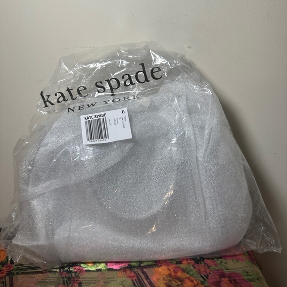 NWT Kate Spade purse. - Picture 7 of 10